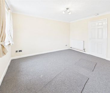 2 bedroom end of terrace house to rent - Photo 4