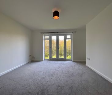 2 bedroom Apartment to let - Photo 1