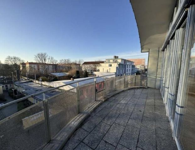 Wohnen über der Stadt schöne 3-R-Wohn.Atelier-Wohnung ca.124,60m² mit Dachterrasse zu vermieten. - Photo 1
