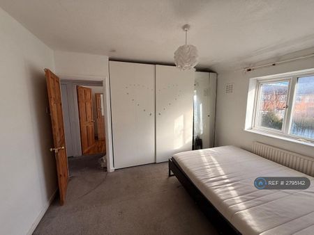 3 bedroom terraced house to rent - Photo 5