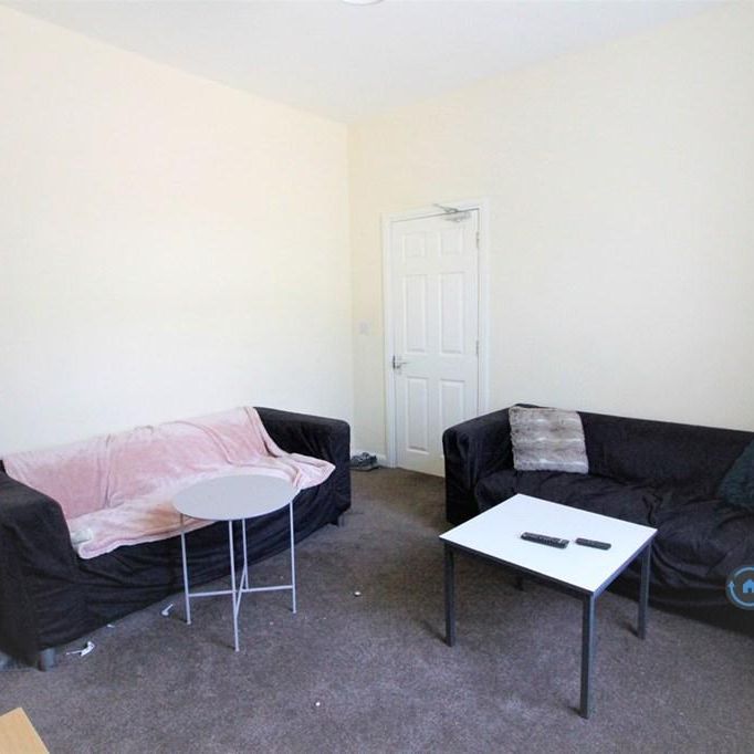 6 bedroom terraced house to rent - Photo 1