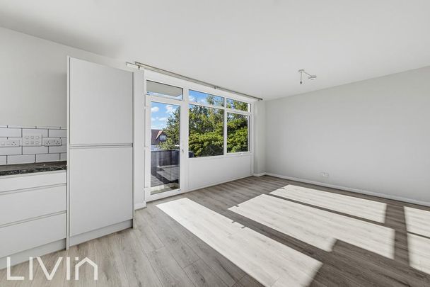 3 bedroom flat to rent - Photo 1