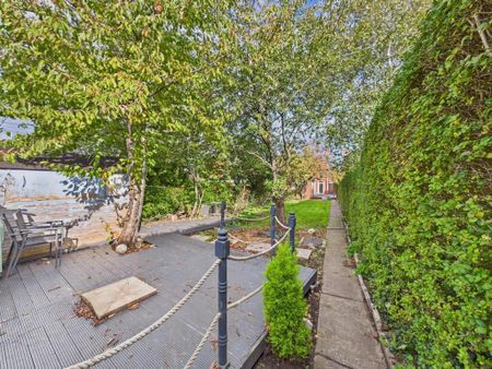 3 bedroom semi-detached house to rent - Photo 4