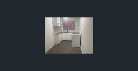 Tidy Two Bedroom Apartment - Photo 4