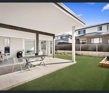 Your Family Haven in the Heart of Rouse Hill - Photo 3