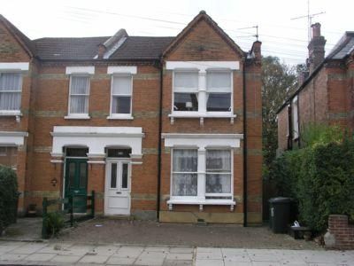 3 bedroom flat to rent - Photo 2