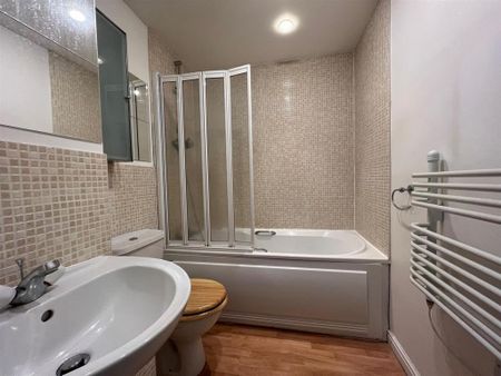 2 bedroom apartment to rent - Photo 2