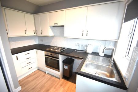 3 bedroom terraced house to rent - Photo 5