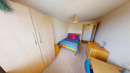 2 bedroom ground floor flat to rent - Photo 2