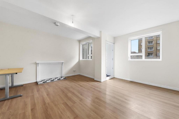 4 bedroom flat to rent - Photo 1