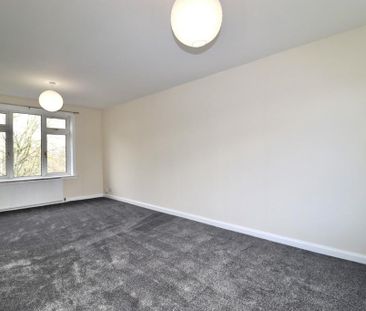 3 bedroom ground floor maisonette to rent - Photo 3