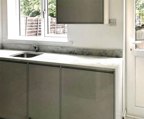 2 bedroom terraced house to rent - Photo 1