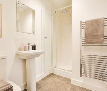 2 bedroom semi-detached house to rent - Photo 2