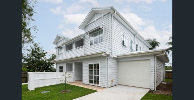 Brand New, Spacious Four Bedroom Duplex in Convenient Location - Photo 1