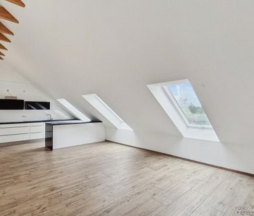 Tolle Dachgeschosswohnung mit Loggia und Einbauküche - Foto 4