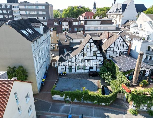 WG geeingnet! 3-Zimmer-Wohnung in historischem Fachwerkhaus – Steinstraße 11, Recklinghausen - Photo 1