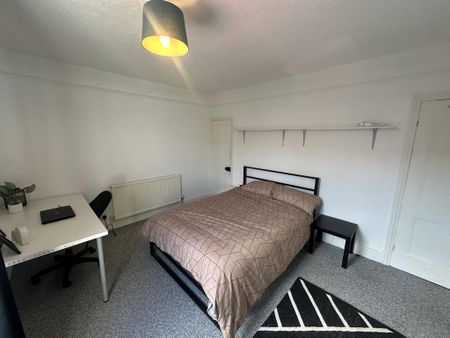 4 bedroom terraced house to rent - Photo 5