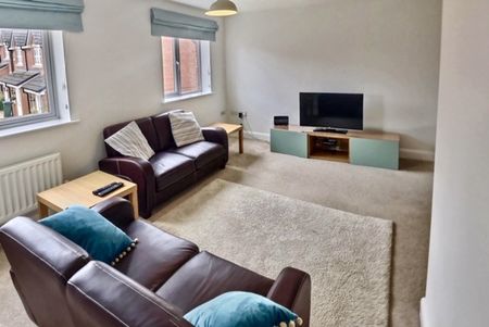 4 Bed Semi-Detached House, Humber Road, CV3 - Photo 3