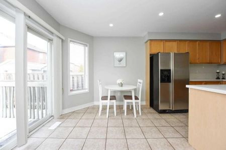 For Lease - 11 Penbridge Circle, Brampton, Ontario - Photo 3
