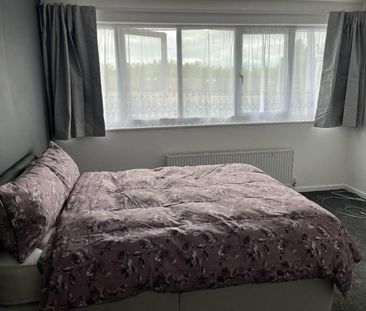 4 bedroom house share to rent - Photo 3