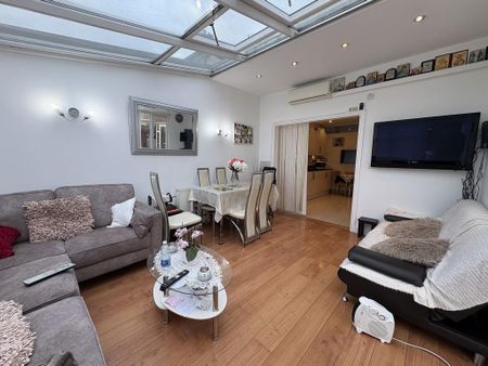 House share to rent - Photo 2