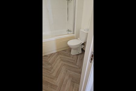 1 Bed Flat, Hessel St, M50 - Photo 3