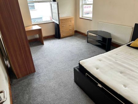 Price £1,200 pcm - Under Offer - Photo 3