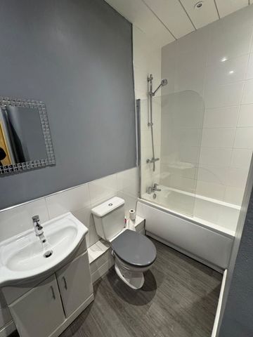2 Bedroom - Photo 3