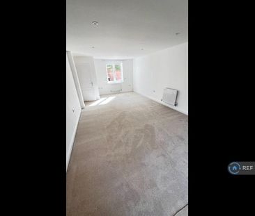 4 bedroom detached house to rent - Photo 2