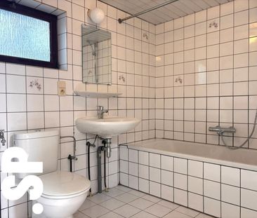 Opgefriste woning met 2 slaapkamers, ruime omheinde tuin en garage ... - Foto 5