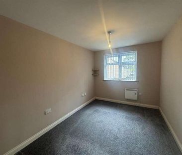 The Plantations, Low Moor, BD12 - Photo 3