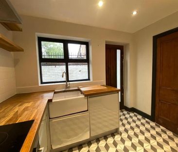 2 bedroom end of terrace house to rent - Photo 1