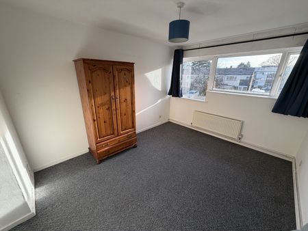 Cliftonville Court, Northampton - Photo 2