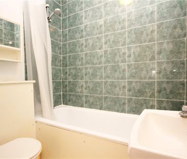 Elsham Road, London, W14 8HA - Photo 2