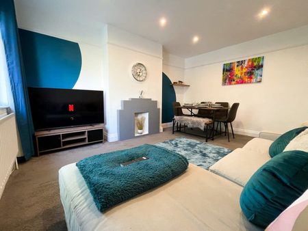 Shrublands Close - Photo 2