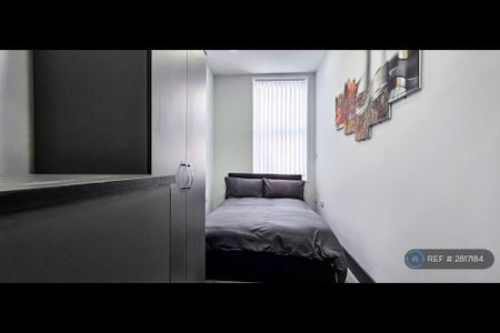 4 bedroom flat to rent - Photo 3