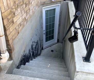 For Lease - 1087 Abbott Street, Milton, Ontario - Photo 2