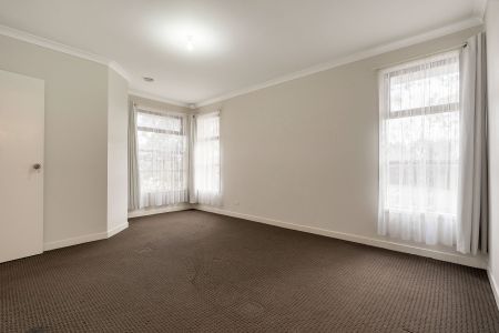 Modern & Cosy Family Home! - Photo 4