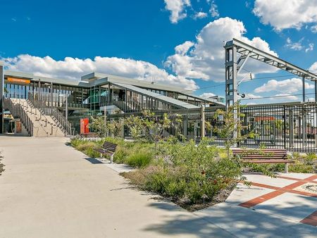 OPEN INSPECTION RESCHEDULED - Renovated delight within hop, skip and jump to train station - Photo 5
