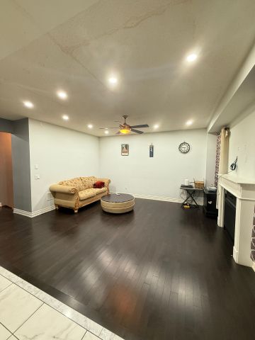 For Lease - 9 Grove End Way, Brampton, Ontario - Photo 2