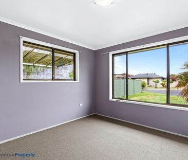 Tidy 3 Bedroom Property with Double Lockup Shed! - Photo 6