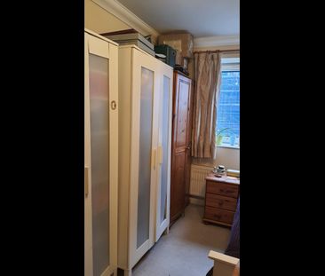 Room in a Shared Flat, Broadway, SW19 - Photo 2