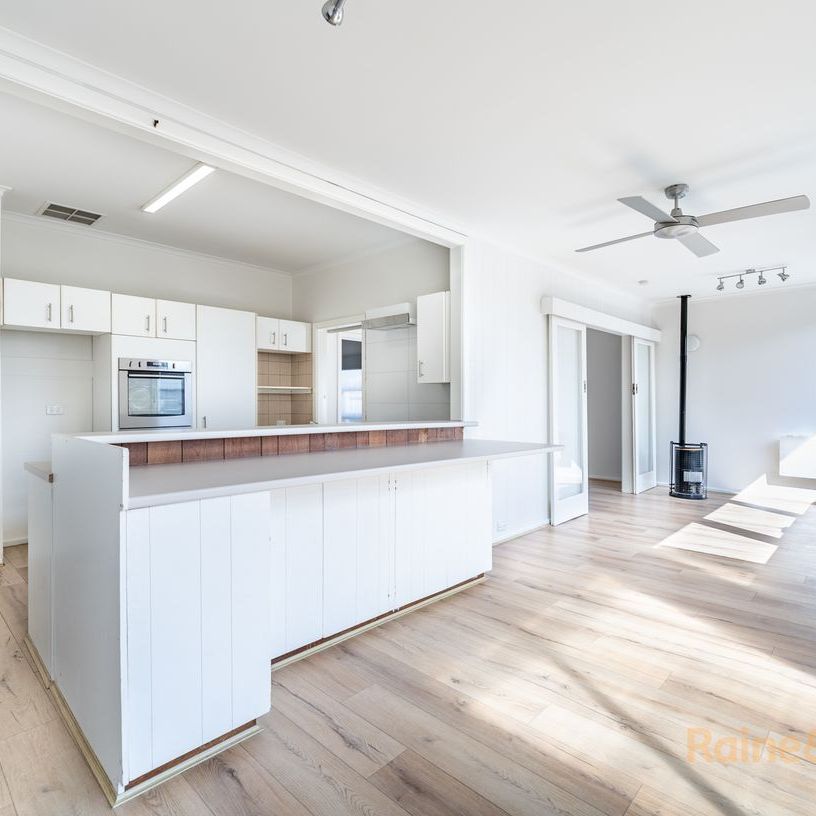 Spacious 5 bedroom home! - Photo 1