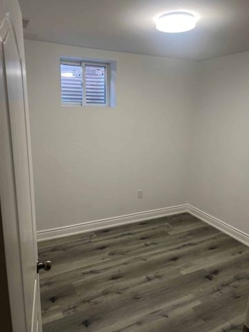 Two bedroom Brampto - Photo 2