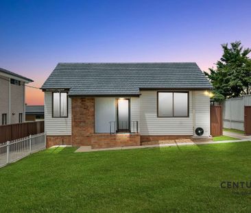 Freshly Renovated 2-Bedroom Home in Seven Hills! - Photo 5