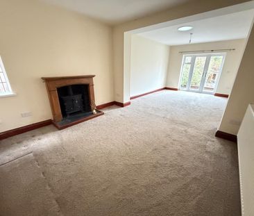 4 bedroom detached house to rent - Photo 2