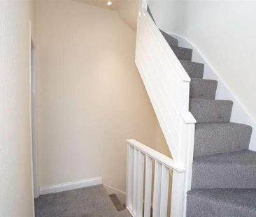 The Grove, Greengates, Bradford, BD10 - Photo 5