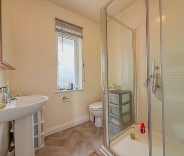 3 bedroom semi-detached house to rent - Photo 5