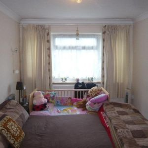 2 bedroom maisonette to rent - Photo 2
