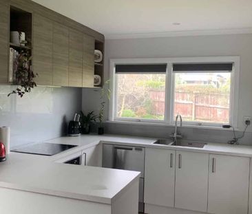 Family Living in the Heart of Stoke - Photo 2